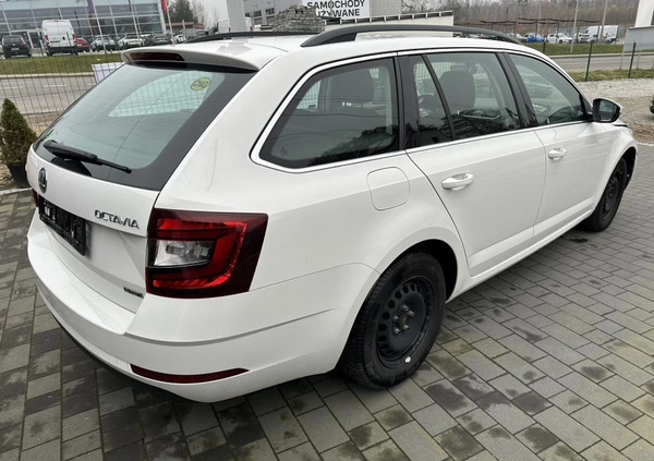 Skoda Octavia cena 24400 przebieg: 88000, rok produkcji 2017 z Krajenka małe 154